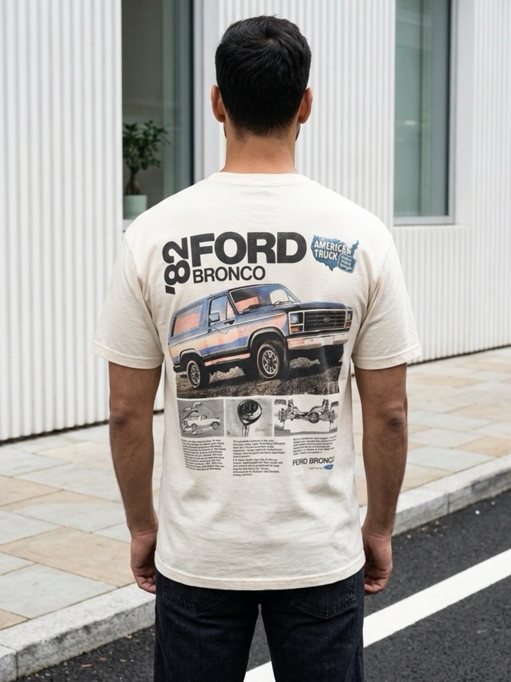 NWOT Ford Unisex Cream Short Sleeve Graphic Tee Shirt ‘82 Ford Bronco - Size S